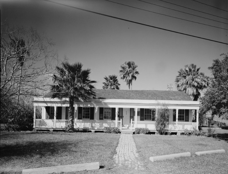 Front (east) elevation of Neale House in 1979 photo by Bill Engdahl (HABS Survey TX-3282)