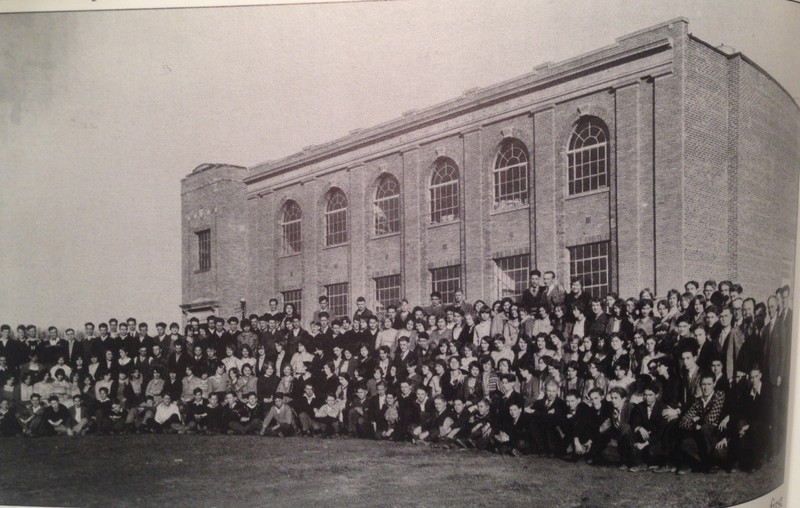 Guyan Valley High School and students in 1929.