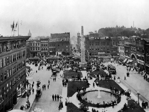 The Vance Monument and downtown Asheville in 1913. 