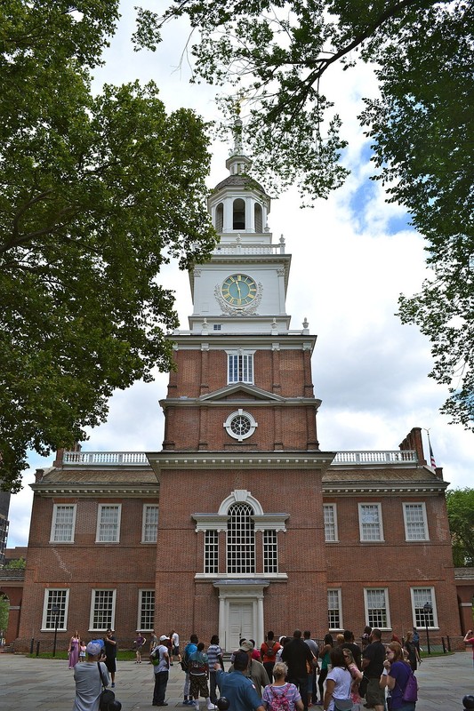 Independence Hall as viewed from the South entrance. Wikimedia Commons. 