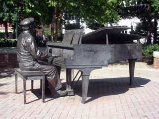 This statue of musician and producer Owen Bradley is located in the park that bears his name. Owen Bradley Park was dedicated in 1997 and the statue followed a six years later. 