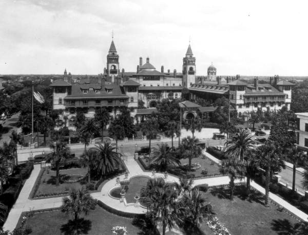 Ponce de Leon Hotel in the 1910s-photo was taken from the former Alcazar Hotel