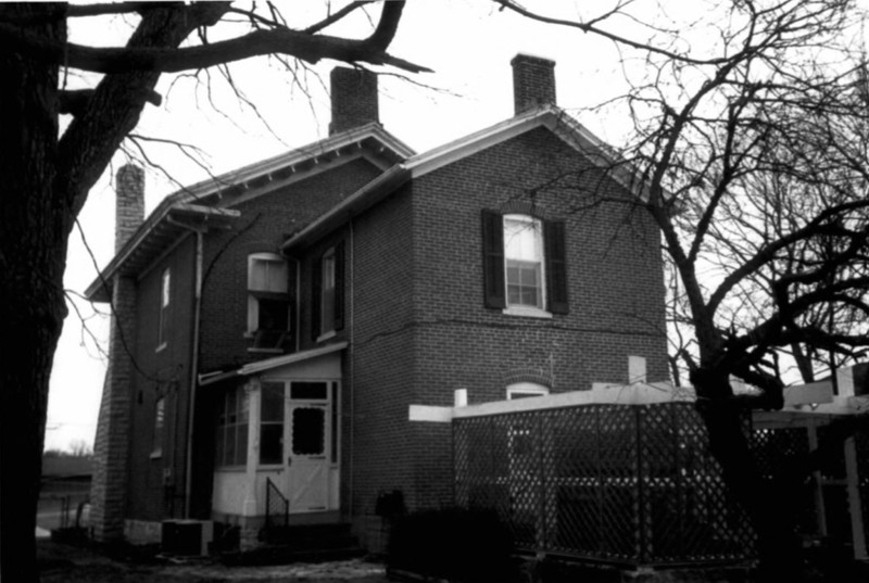 Photo of rear and side of Mary and Oscar Burch House in 2002 (Beetem)