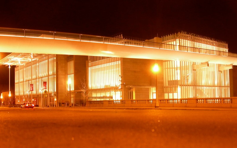 Modern Wing designed by Renzo Piano, the largest expansion in AIC’s 130-year history. 