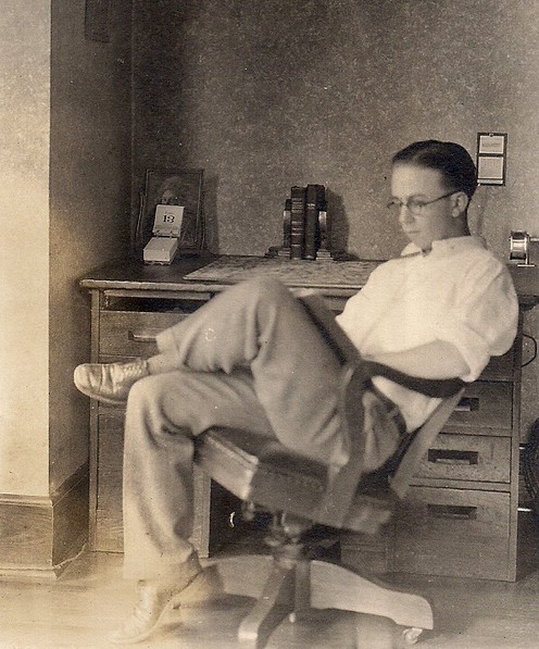 This is a picture of Alden Dow sitting at his desk at University of Michigan
Photo: http://www.abdow.org/wp-content/uploads/2014/01/dow1.jpg