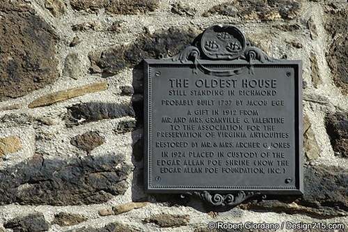 Plaque commemorating this as Richmond's oldest house still standing