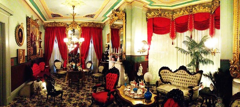 Campbell House parlor.