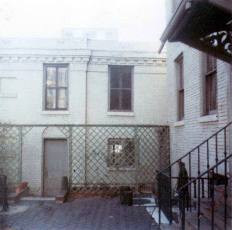 Servants Building - there used to be an entire other building behind the main house. It housed servants, and was razed in the late 1960s to make room for the addition that sits at the back of the museum today