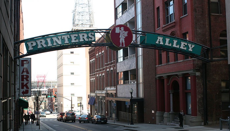 "Printers alley" by Kaldari - Own work. Licensed under Public Domain via Wikimedia Commons - http://commons.wikimedia.org/wiki/File:Printers_alley.jpg#mediaviewer/File:Printers_alley.jpg