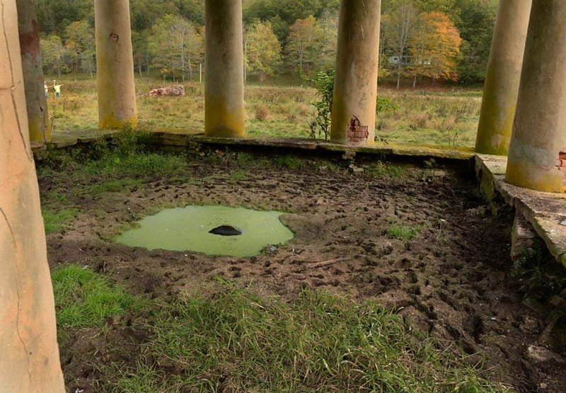 The pavilion was built directly over a natural spring which was believed to possess mineral water with the power to heal an assortment of physical as well as nonphysical ailments. 