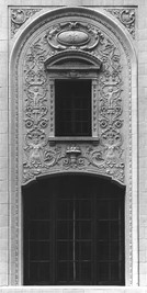 Monumental window opening to the lobby displaying Winkle terra cotta motifs, described as the "largest detail of its kind" built in St. Louis.