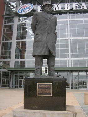 Statue of Vince Lombardi 