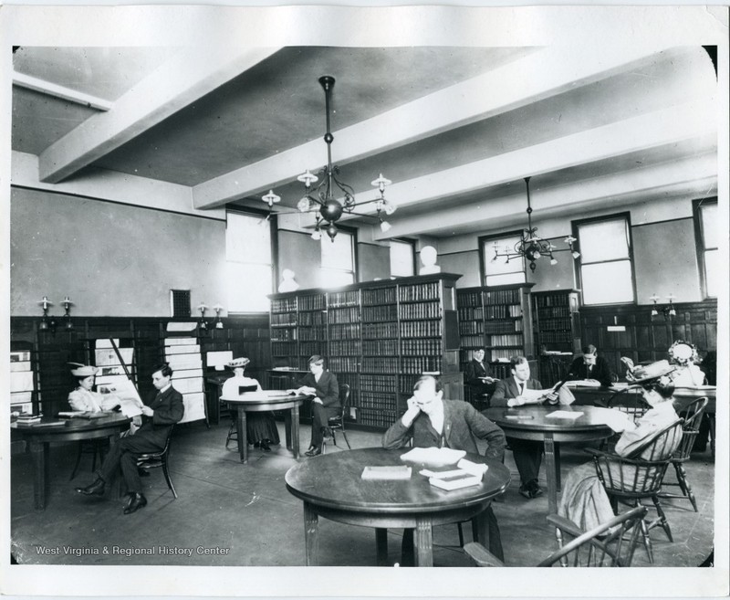 Students using the library, 1910.