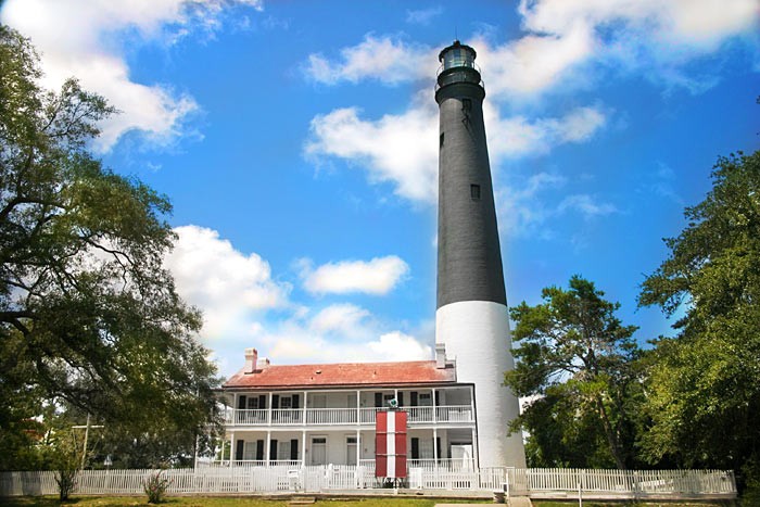 The flags of Spain, France, and England flew in this area prior 1800. Because the Confederacy also claimed the area, Pensacola is often referred to as the "City of Five Flags."