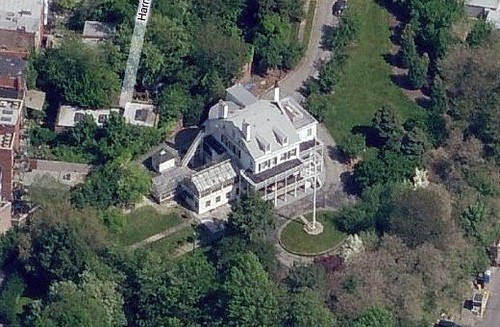 Aerial view of the house 