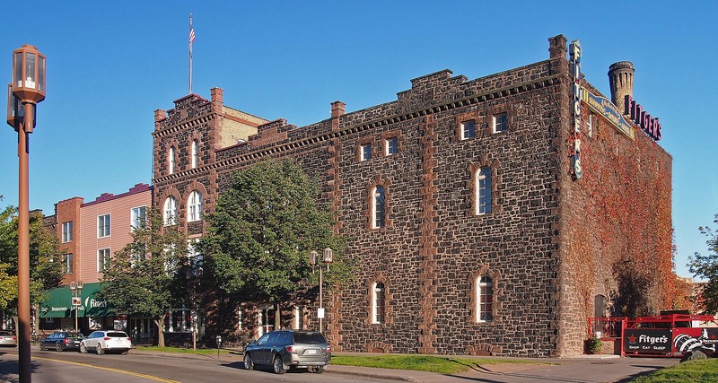 West end of Fitger's Brewing Company complex showing 1900 mill house (taller section), 1886 stock house 1, and 1899 stock house 2. Viewed from the west. 