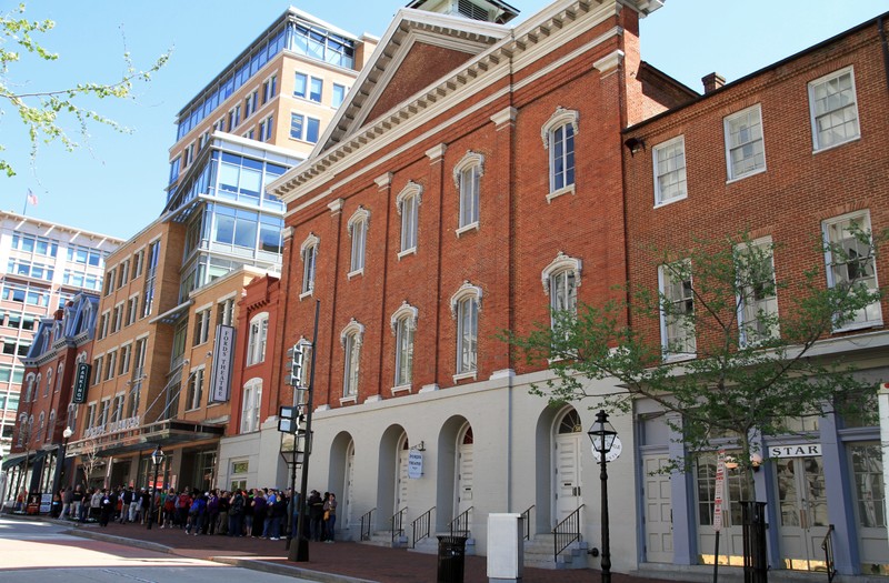 Ford's Theatre street view. Photo by Ingfbruno.  Licensed under CC BY-SA 3.0 via Wikimedia Commons.