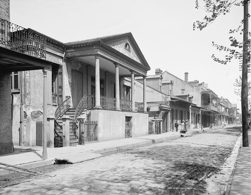 The Beauregard-Keyes House circa 1900s. Uncredited photographer for Detroit Publishing Company. Detroit Publishing Co. photo via Library of Congress