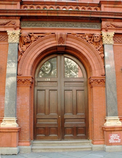 Brooklyn Historical Society entrance. Image by The Squirrels. Licensed under CC BY-SA 3.0 via Wikimedia Commons.