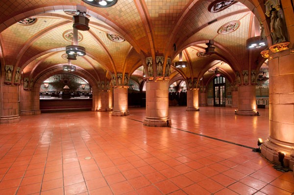 The Seelbach's Bavarian-style Rathskeller (a German word for a subterranean barroom) is decorated with rare Rookwood Pottery.