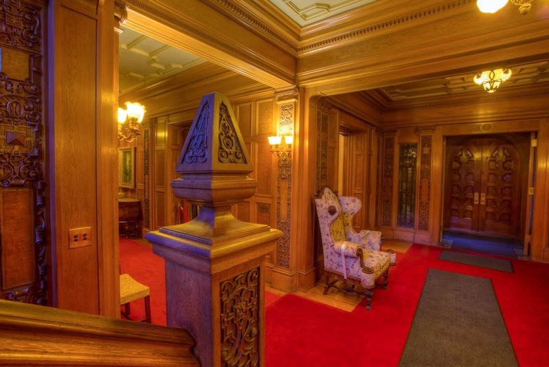 View of the front entryway. Credit: University of Minnesota-Duluth - Glensheen, The Historic Congdon Estate