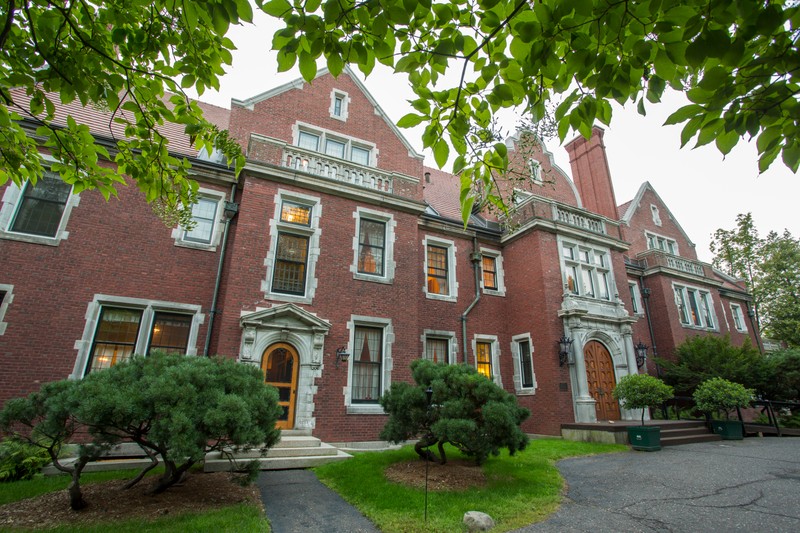 Front facade of the house. Credit: University of Minnesota-Duluth - Glensheen, The Historic Congdon Estate