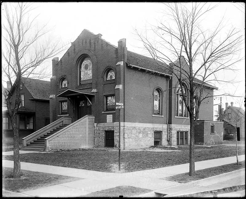 The synagogue as it looked in 1924.