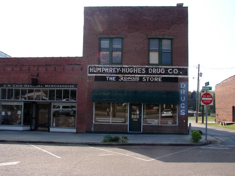 200 Main Street - Humprey Hughes Drug Co