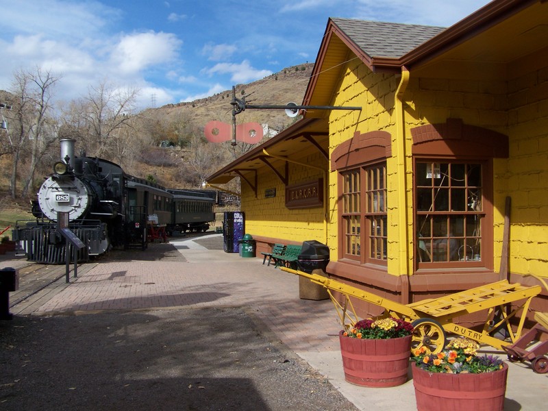 Depot building in front of the museum.