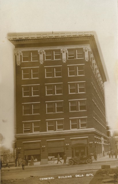 Building, Wheel, Window, Tire