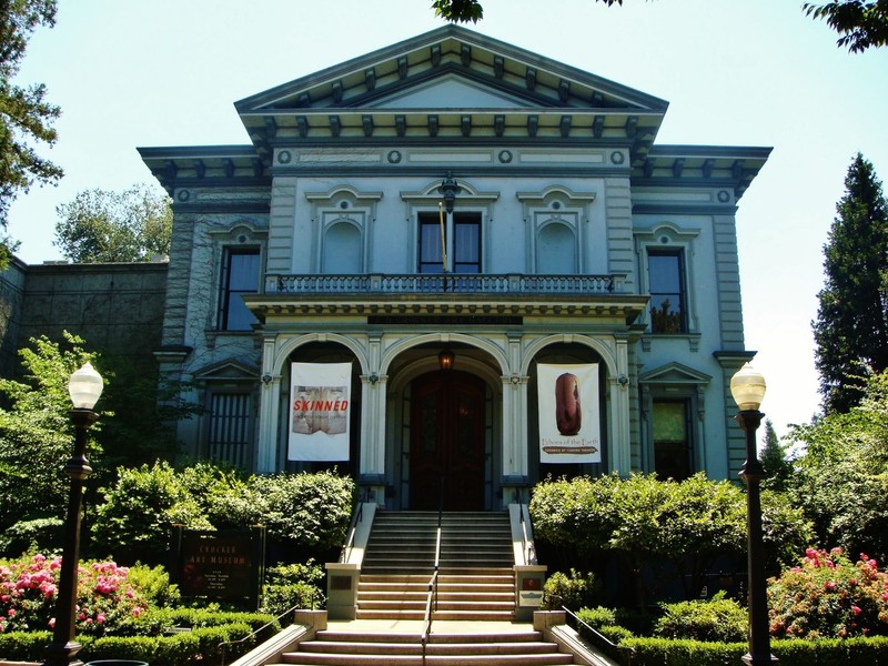This Italianate mansion was purchased by the Crockers in 1868 and renovated to be their home and art gallery. It still serves as an art gallery today. Wikimedia Commons. 