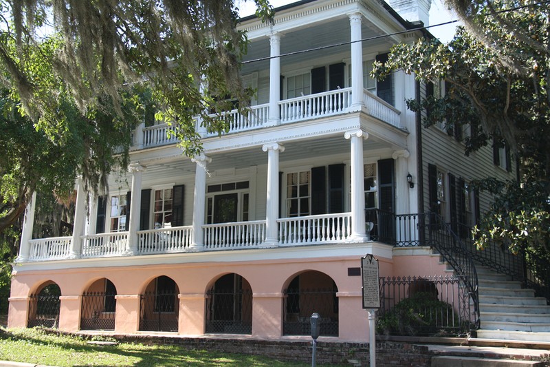 A front view of the Maxcy-Rhett House in Beaufort, South Carolina.