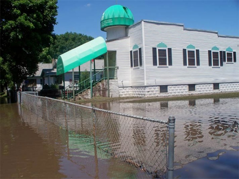 The mosque during the flood