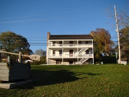 Visitors to the Inn can view antique furnishings and learn about the history of the building and its connection to the frontier period. 