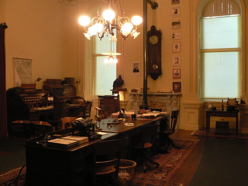 A number of historic rooms were set aside as museum exhibits during the Capitol's restoration in the 1970s and 80s. The California Secretary of State's office, for example, was restored to look as it did in 1902. Wikimedia. 