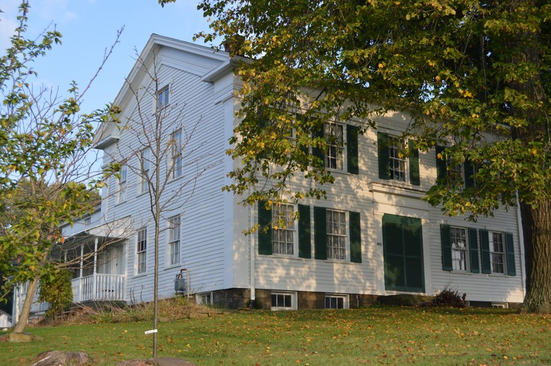 Front view of the Barnhisel House 