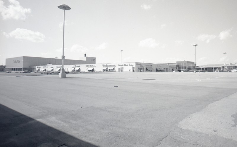 River Roads Mall - Jennings, Missouri, 1961