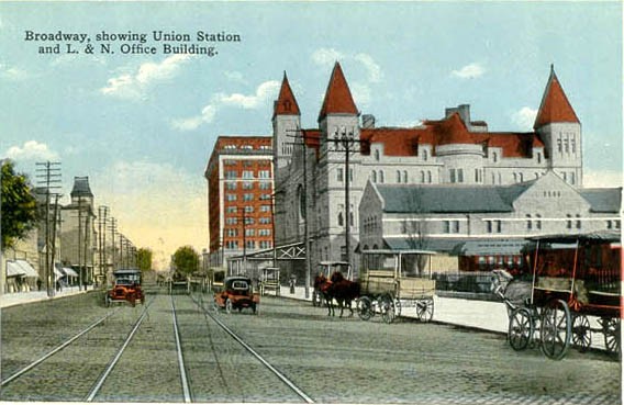 Postcard of Union Station: Note the interurban electric trolley lines on Broadway (image from USGenWeb Penny Postcards of Kentucky)