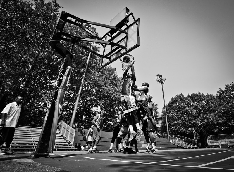 Unique photo of streetball legend Earl 'the goat' Manigault on Rucker NY