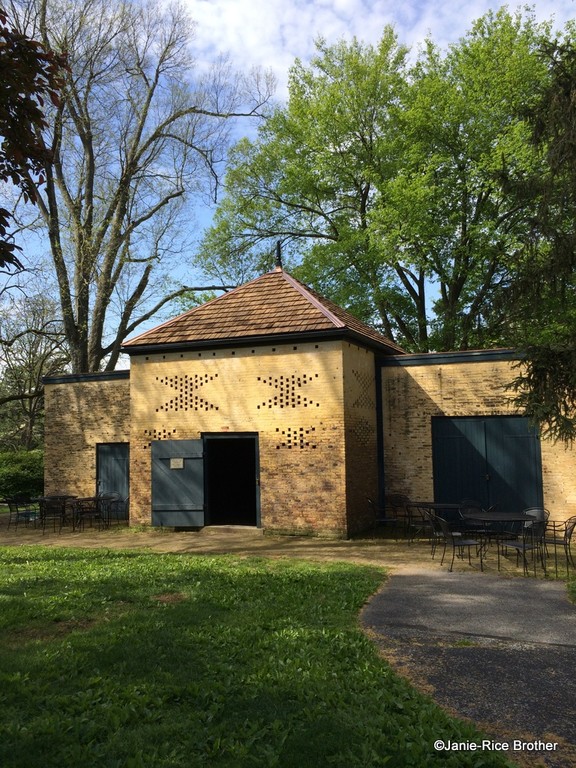 Smokehouse at Ashland