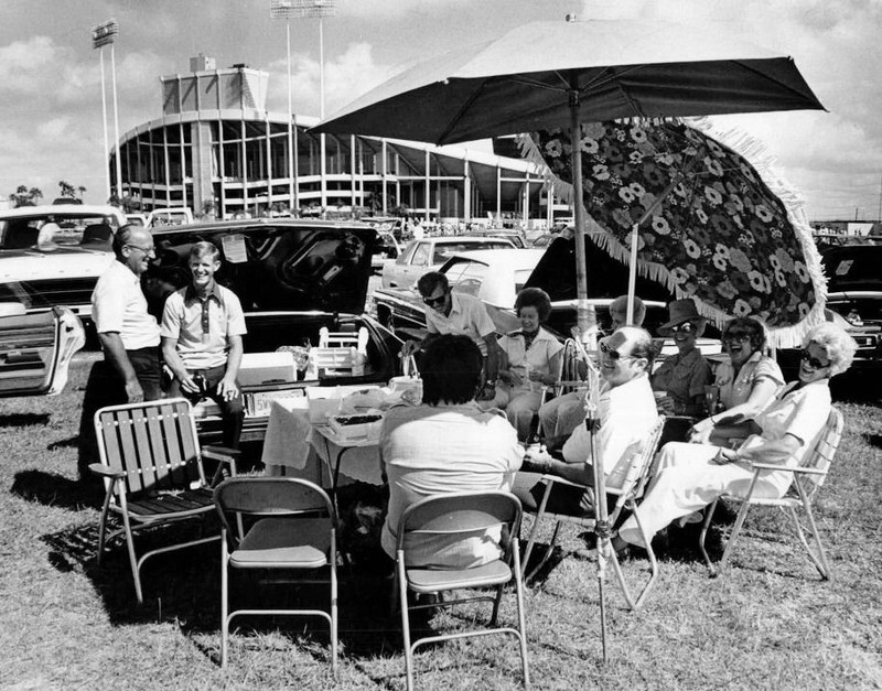 Tailgate party in front of Tampa Stadium in 1976