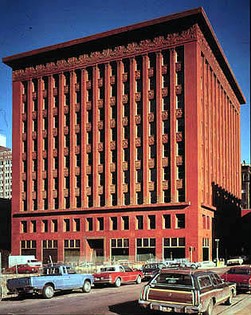 The Wainwright Building, seen from the front