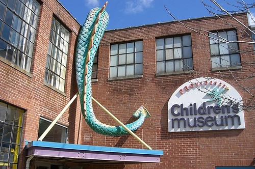 The museum entrance, with the dragon tail above