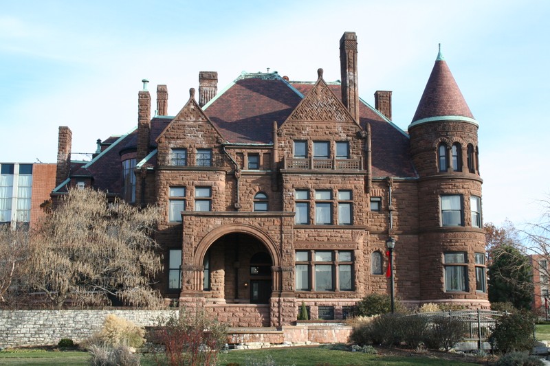 The exterior of the Cupples House