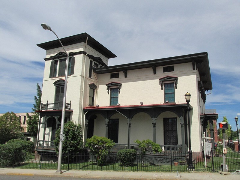 A different view of the Isham-Terry House.