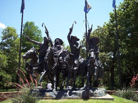 A replica of a Frederic Remington statue outside of The Cowboy.