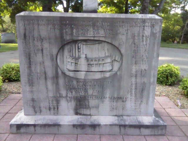 This memorial to the victims was dedicated on July 4th, 1916 in Knoxville's Mount Olive Cemetery. 