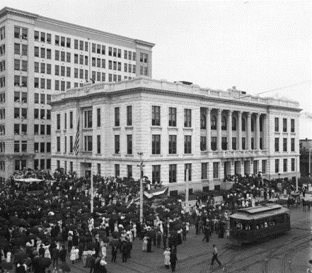 Between 1914 and the construction of the current facility, the museum and archives were housed downtown in Memorial Hall.