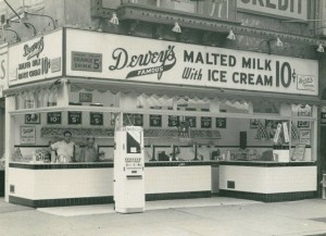 Dewey's at the corner of 8th and Market Streets in 1941, courtesy of the Gayborhood Guru (reproduced under Fair Use).
