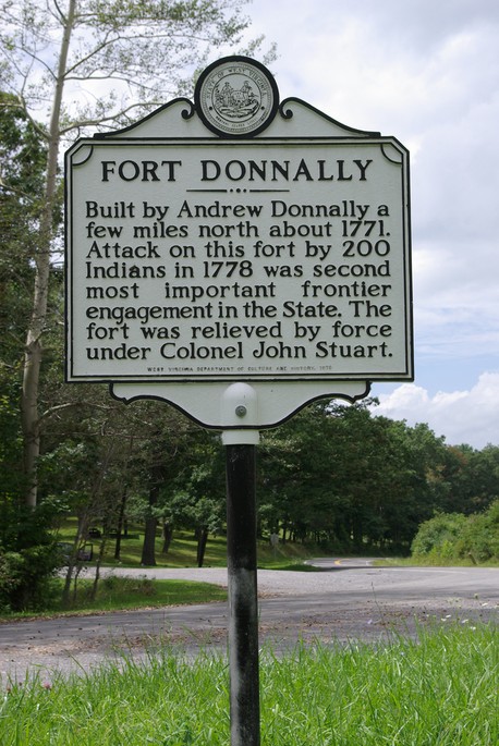 Highway marker near the fort.